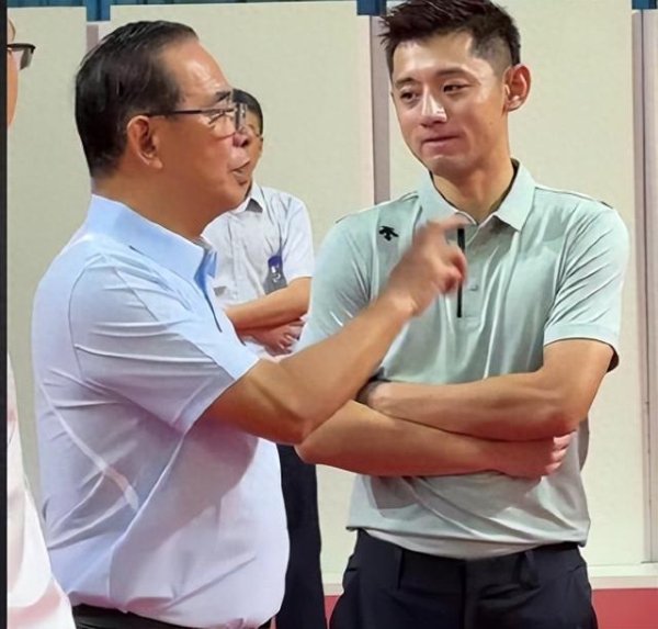 Quá đột nhiên, hướng gió đã th